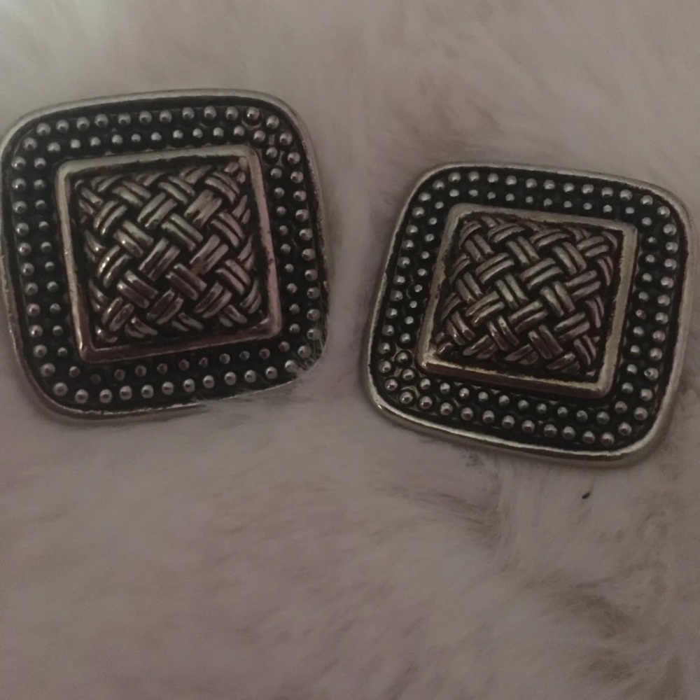 Earings